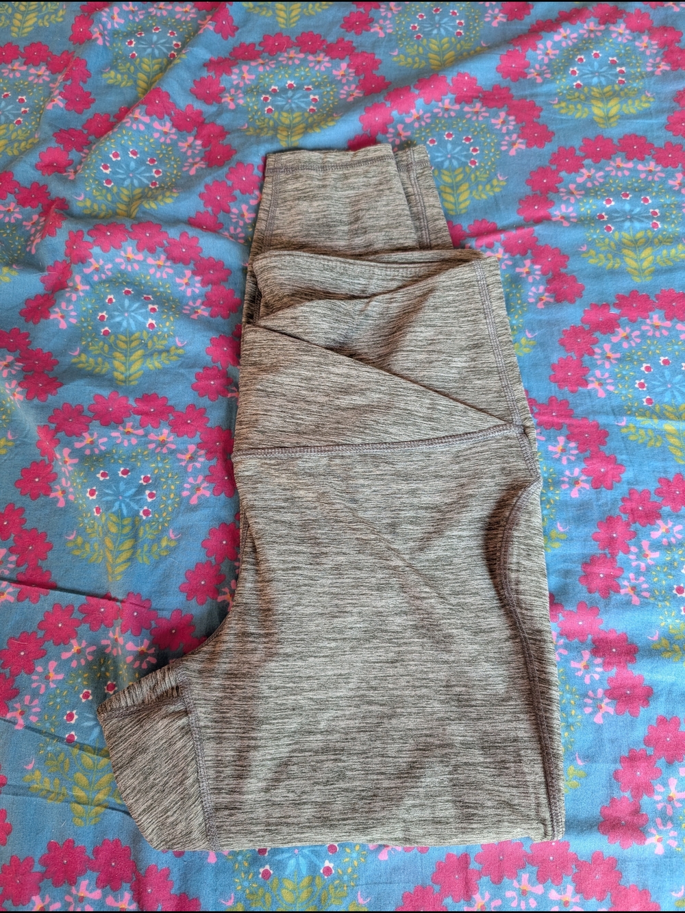 Like New all in motion Dark Sage Women's V Waist Active Leggings